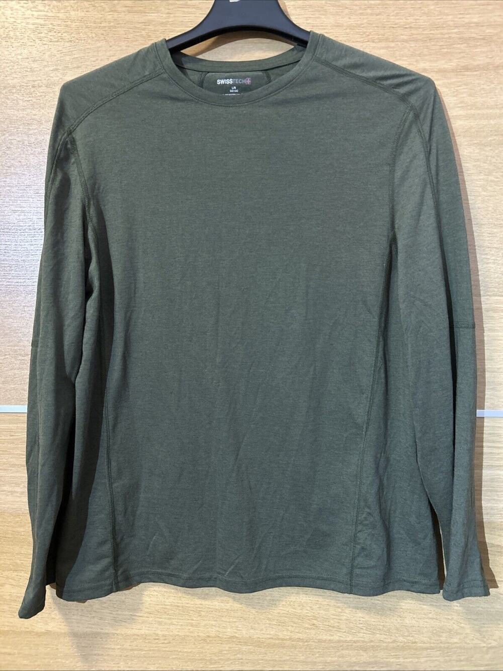 Swiss Tech Sz L Long Sleeve Base Layer Green Poly Blend Athletic Casual Shirt
